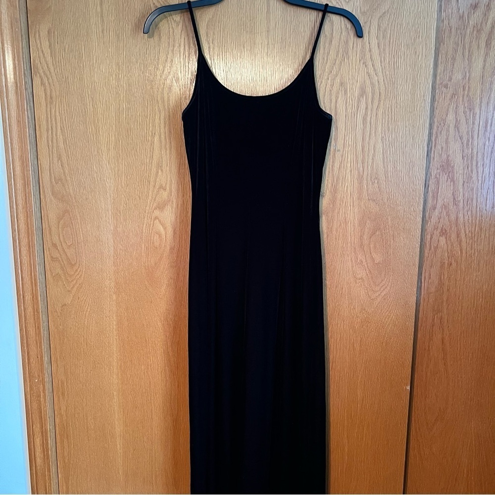 Papell boutique size 12 black embroidered velvet maxi dress - Picture 3 of 8